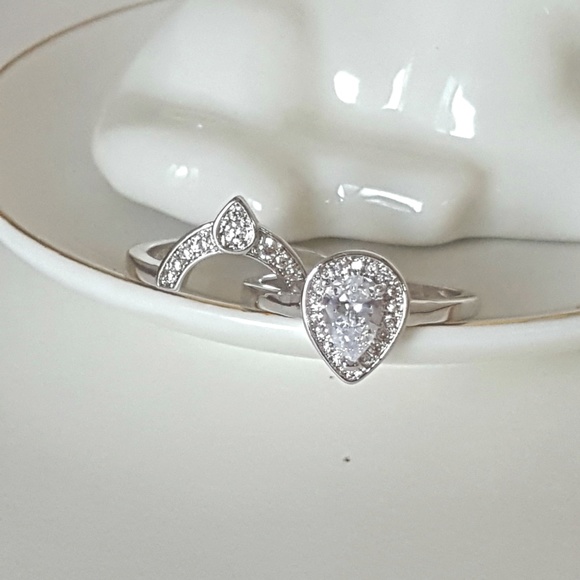 Crowned Pear Cut 2 Piece Bridal Wedding Ring Set - Picture 3 of 8